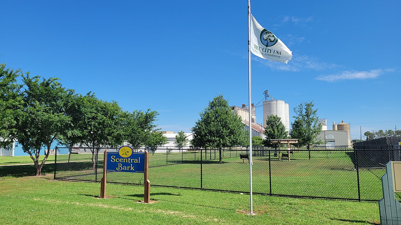 pet-friendliness rating / bowwow score - Sentral Bark Dog Park - Lindsborg KS