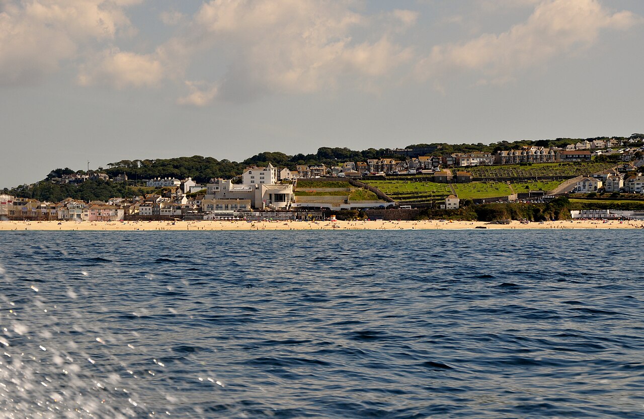 dog-friendly cottages fenced garden cornwall - St Ives , Porthmeor Beach ^ Coastline